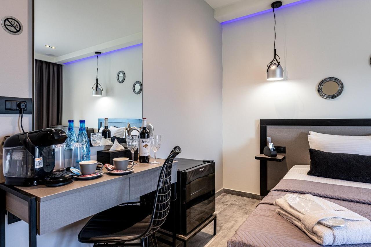 Moon Boutique Hotel ลากานาส ภายนอก รูปภาพ
