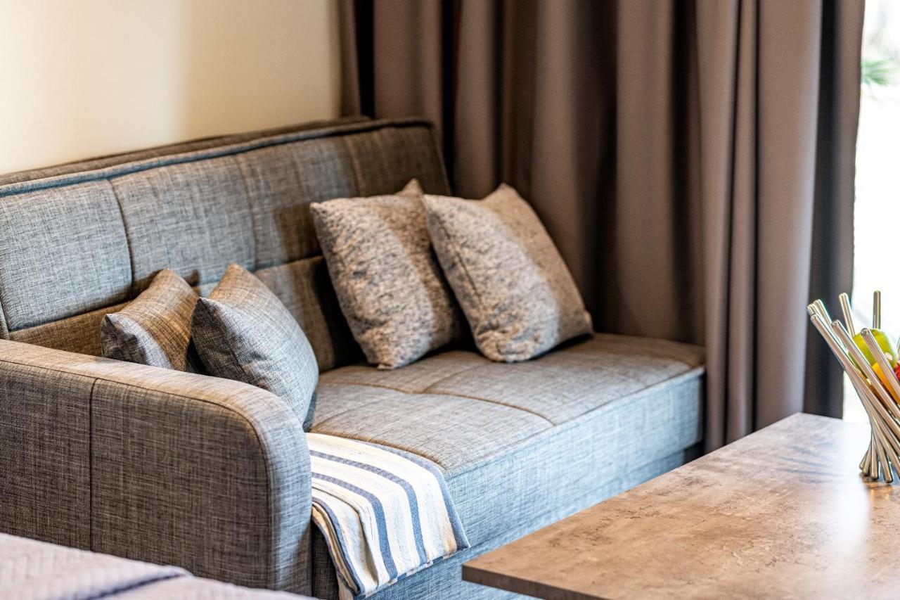 Moon Boutique Hotel ลากานาส ภายนอก รูปภาพ