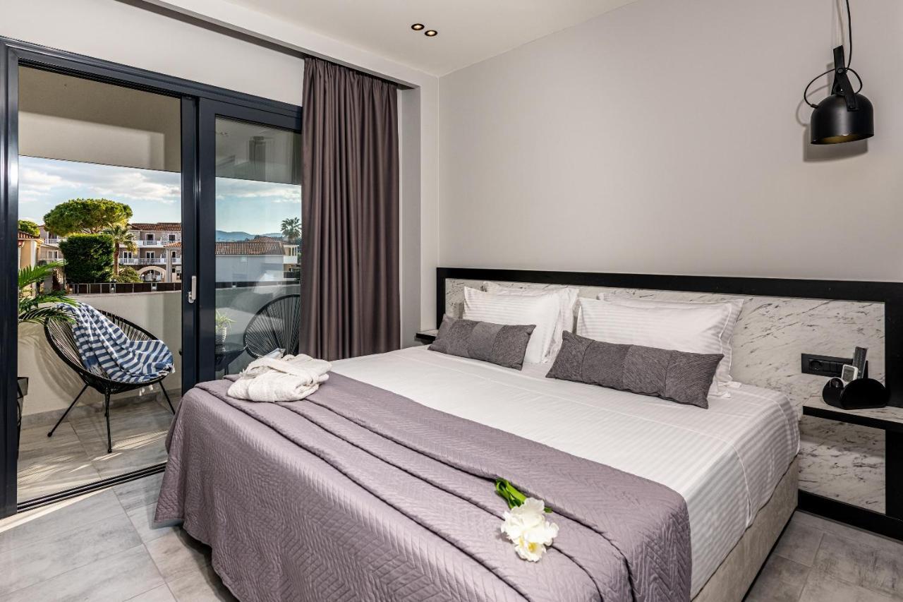 Moon Boutique Hotel ลากานาส ภายนอก รูปภาพ