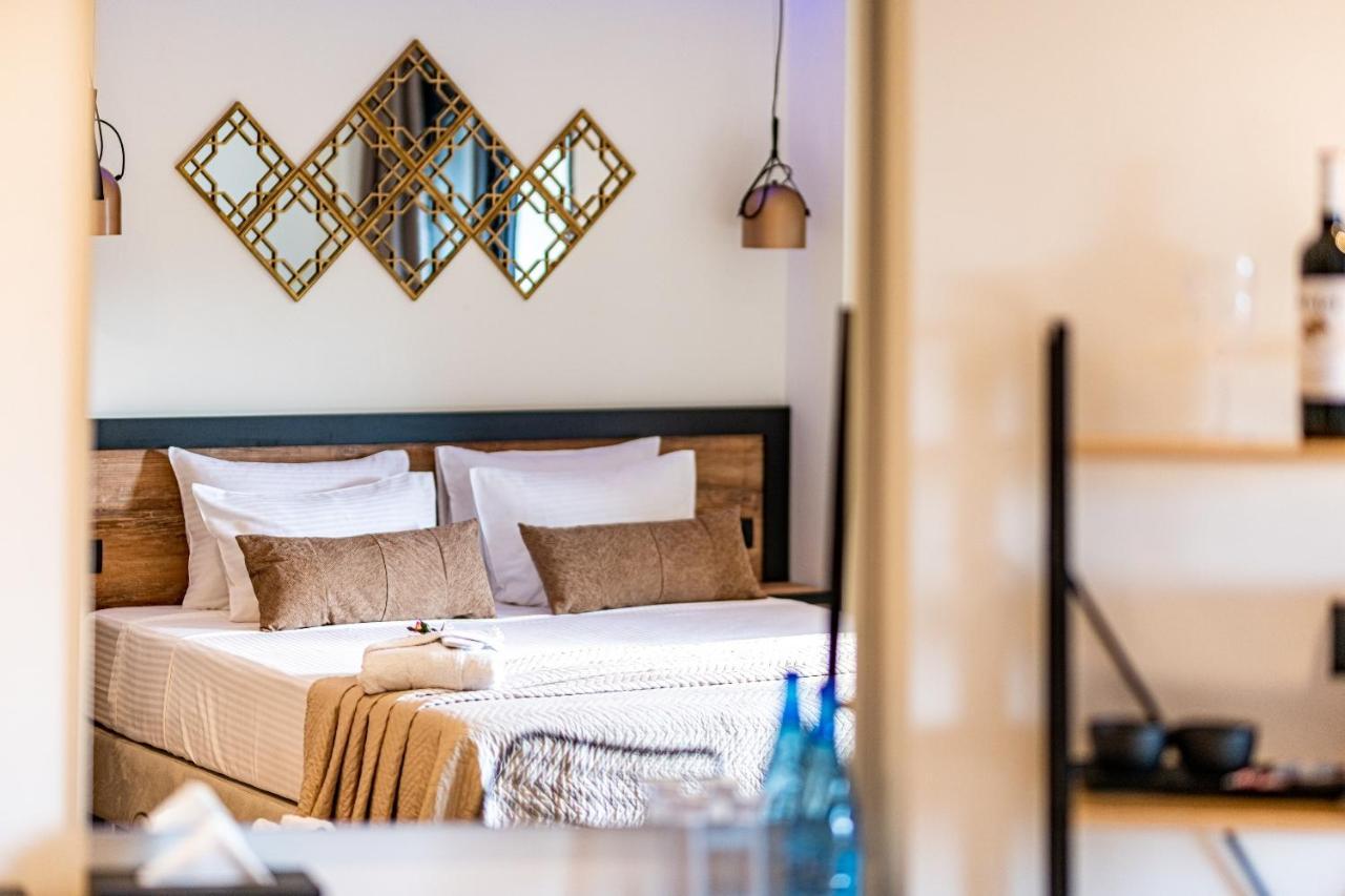 Moon Boutique Hotel ลากานาส ภายนอก รูปภาพ