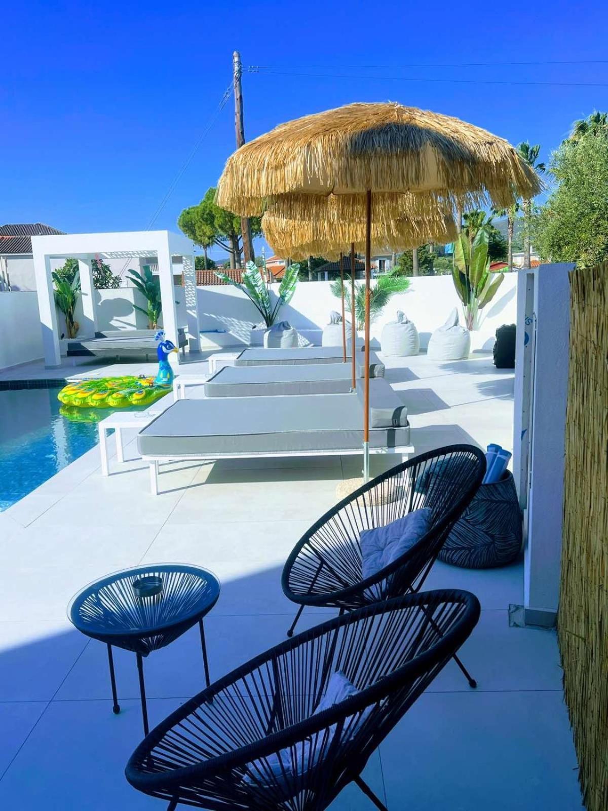 Moon Boutique Hotel ลากานาส ภายนอก รูปภาพ