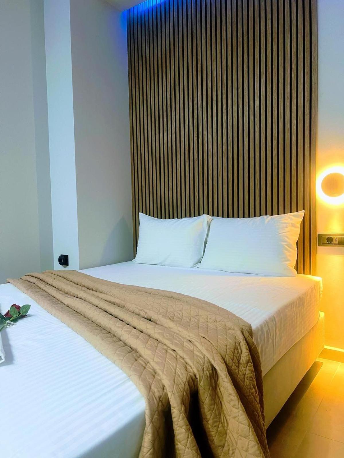Moon Boutique Hotel ลากานาส ภายนอก รูปภาพ
