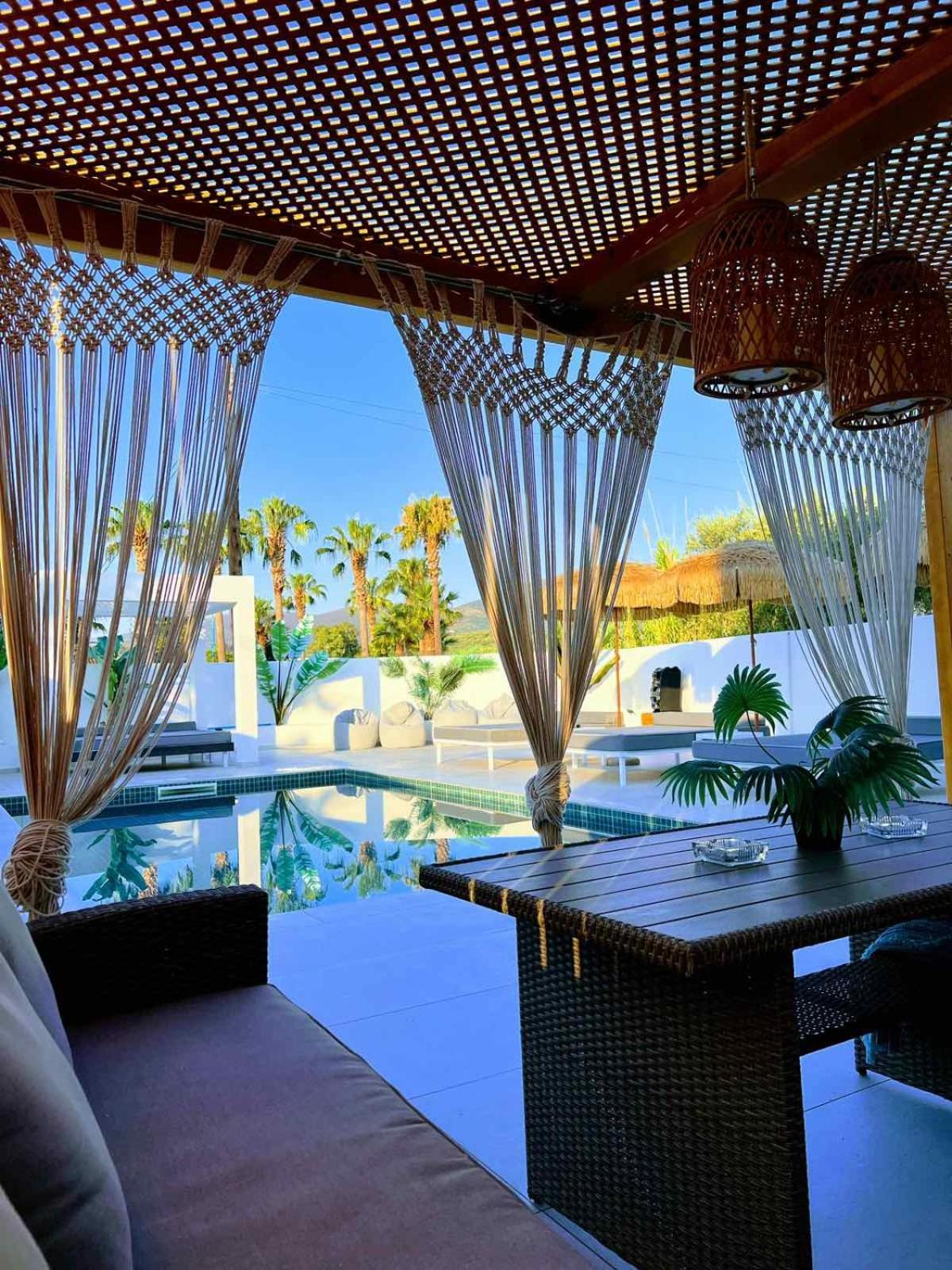 Moon Boutique Hotel ลากานาส ภายนอก รูปภาพ